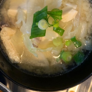 玉ねぎと豆腐と揚げのお味噌汁